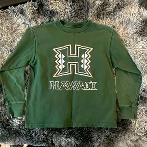 Pre owned Kids University Of Hawaii Long sleeve.  YXS size 4-5